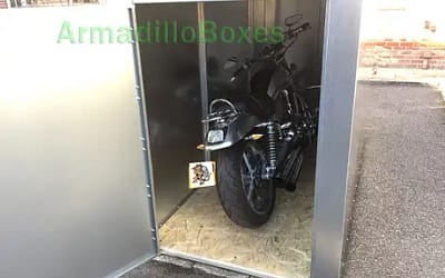 Harley Box 9ft long 4ft wide