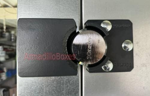 Heavy duty van type anti bolt crop locks with extra reinforcing to stop/delay battery grinder attacks - Image 3