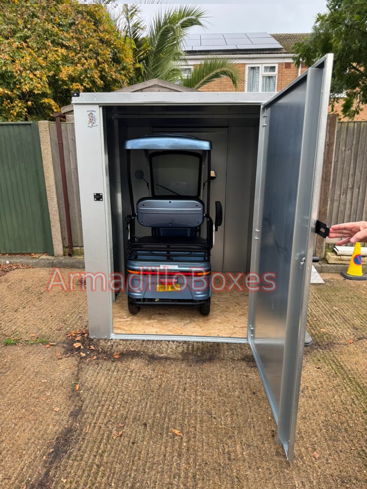 Mobility scooter shed LuXe X1000 Cargo mobility scooter inside