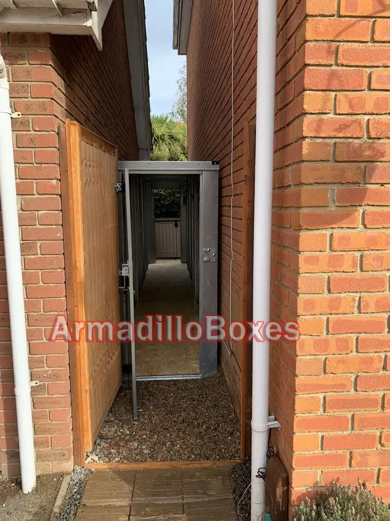 915mm wide 5 m long (16ft) storage Door each end