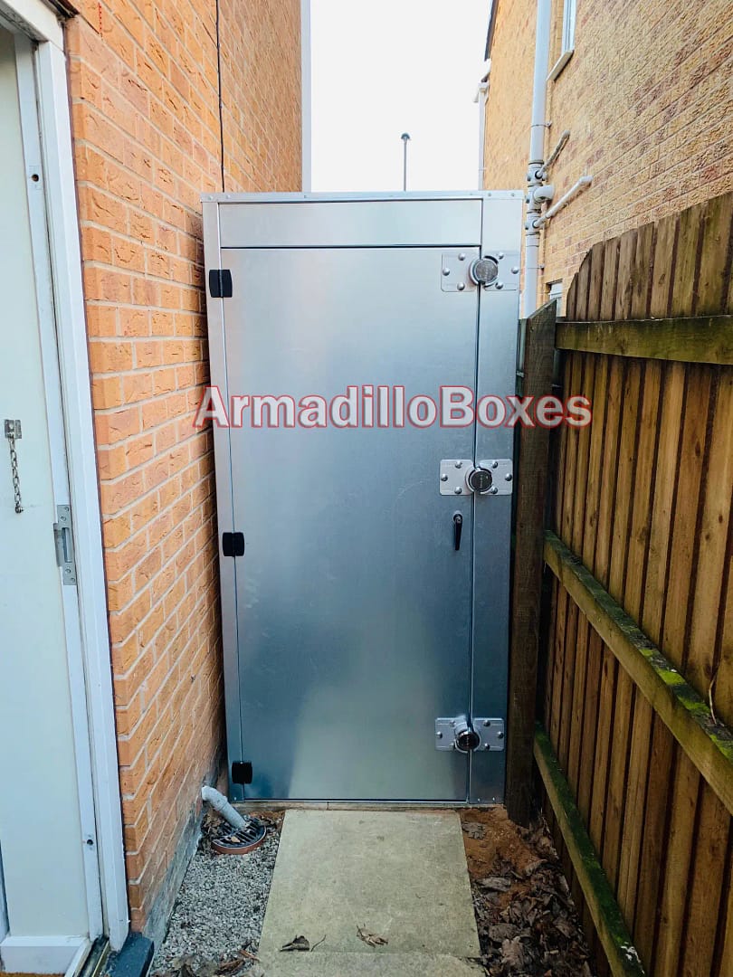 3m long 900mm wide storage unit