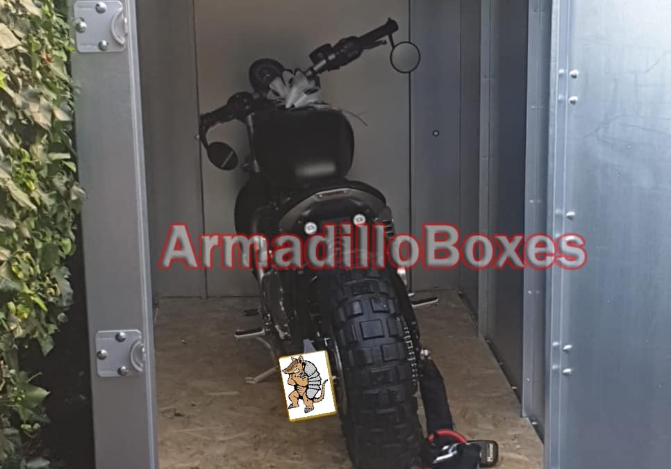 Triumph Bobber VIP customer and Bike