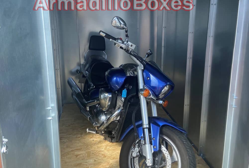Suzuki Intruder in a Fatboy ArmadilloBoxes motorcycle shed