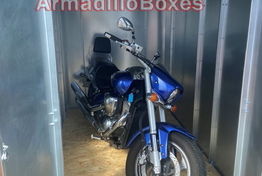 Suzuki Intruder in a Fatboy ArmadilloBoxes motorcycle shed